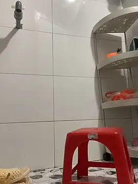 Linda-babyy live cam