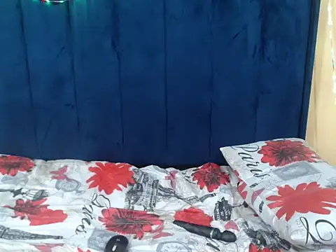 HotCreamyTea webcam