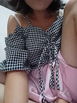 Linda-yiyi webcam