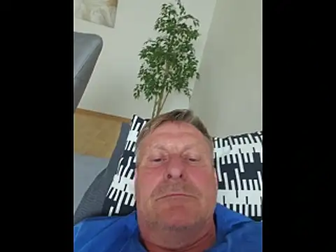johnnym1 webcam