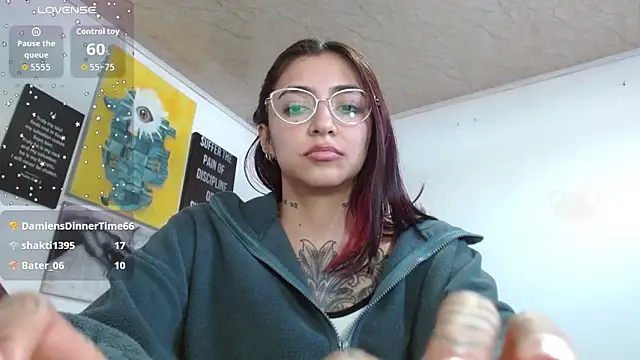 ZoeBakers_ webcam