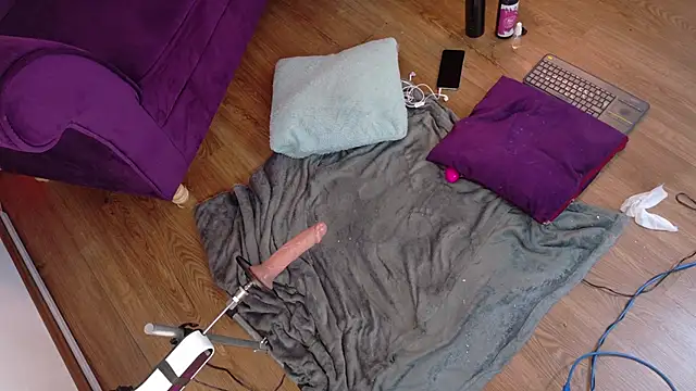 emma_sexxy live cam on StripChat
