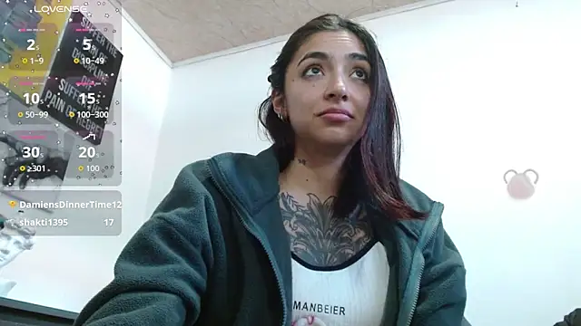 ZoeBakers_ webcam