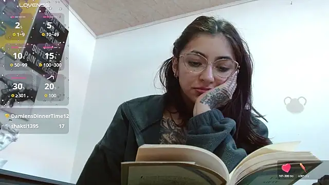 ZoeBakers_ webcam