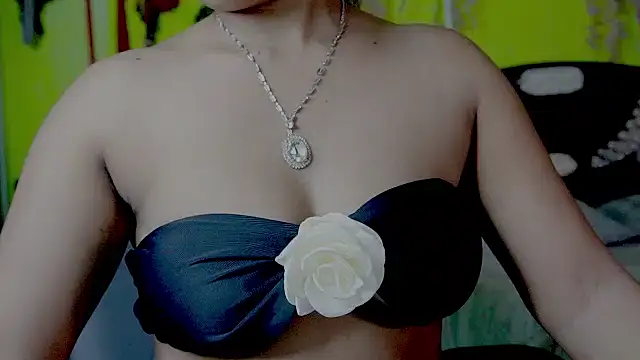 sexyhoney27 (F young) - only bra panty