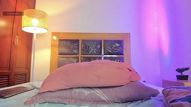 Zoe_sky1 webcam