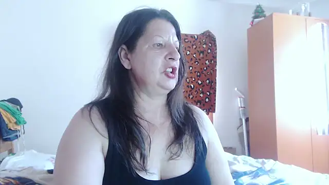 ExtasyMature live cam on StripChat