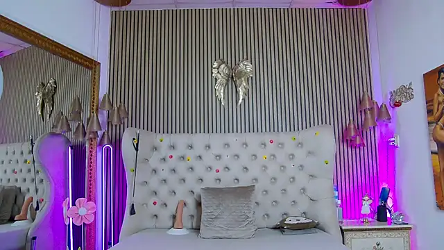 PlayfulShow webcam