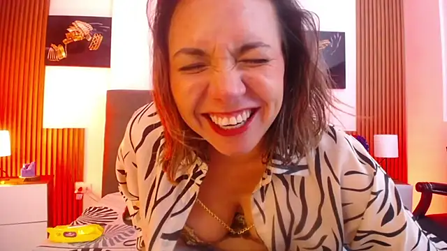 milfsecret69 live cam on StripChat