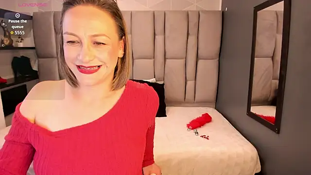 Charlot_milf webcam