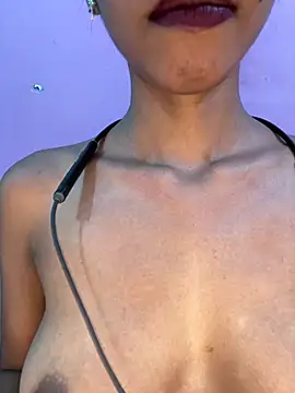 Small_Titss webcam