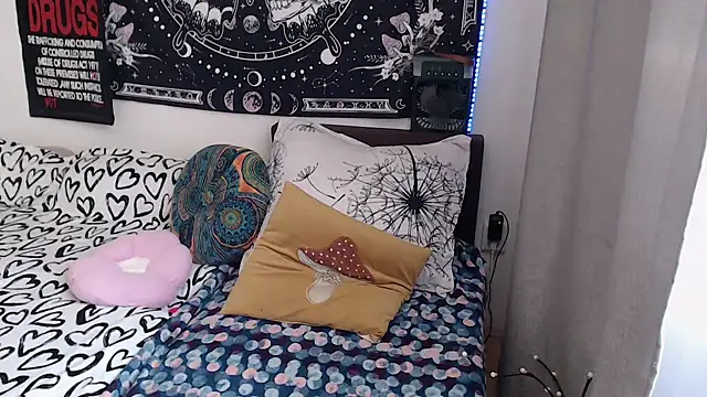 AlienforTwenty webcam