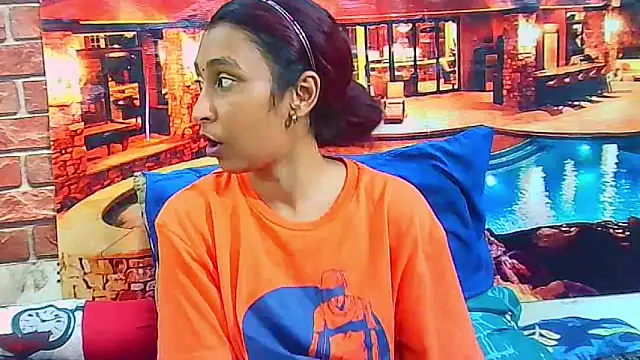 IndianSexyButt webcam
