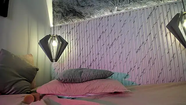 Esmeralda__18 webcam