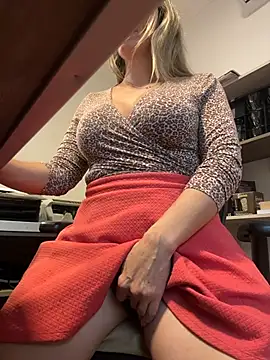 Watch Gatitacarlita live on EroticFlix - High definition streams