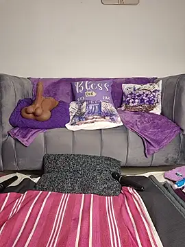 ThickianaRider live sex cam