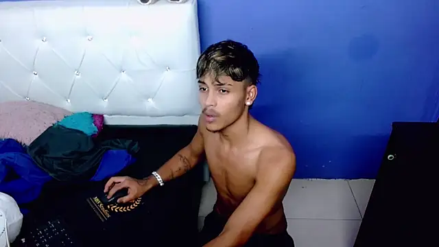 Angel_foxc13 webcam