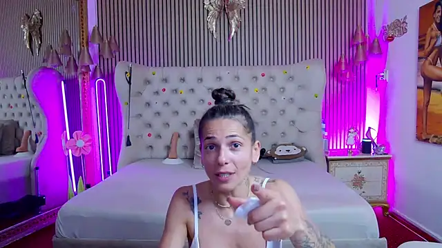 PlayfulShow webcam