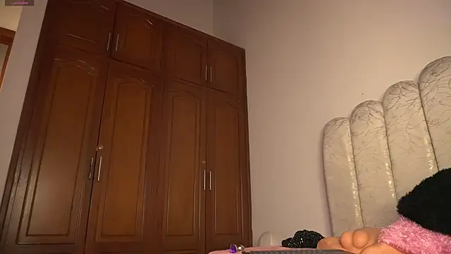 pocahotass_11 webcam
