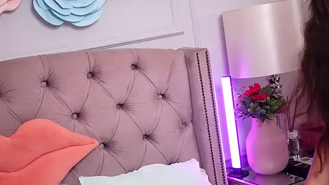JenniferLovve webcam