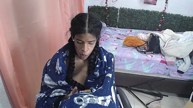 thianahorny - Thianahorny's free webcam - UK Sex Cams
