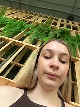 Watch SashaCatt live on EroticFlix - High definition streams