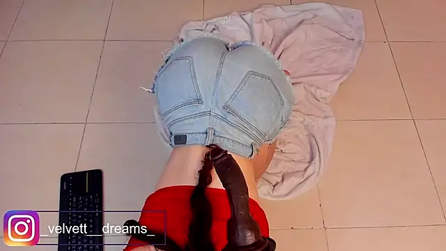 Velvet_Dreamss webcam