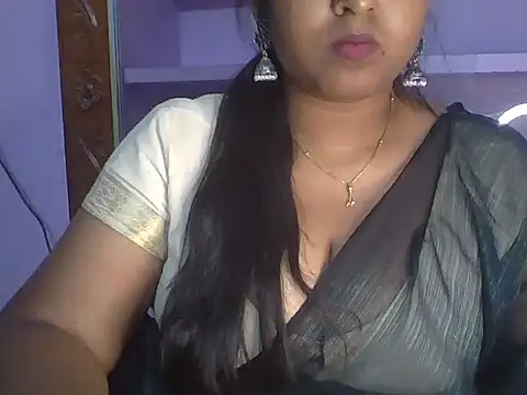 Tamil_Kuttyma webcam