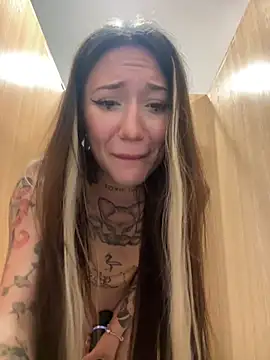Watch SaintSquirt live on EroticFlix - High definition streams