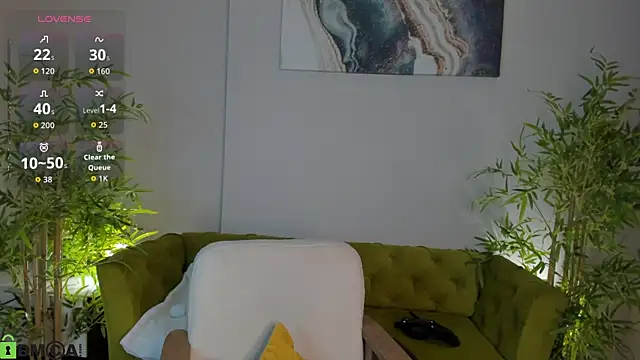 Nikki_Mi1k webcam