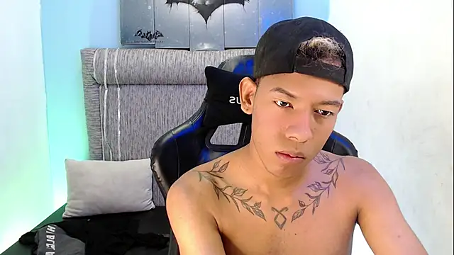 Taylerr_18 webcam