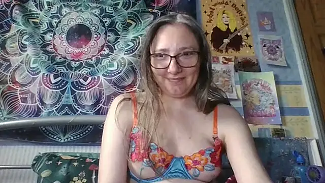 Watch Izzylove47 live on EroticFlix - High definition streams