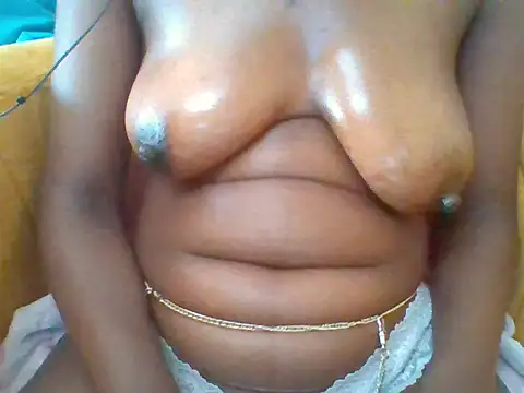 CreampyQueen1 webcam