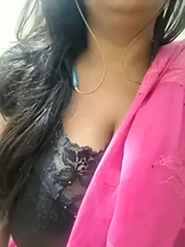 Nikki26Delhi live cam on StripChat