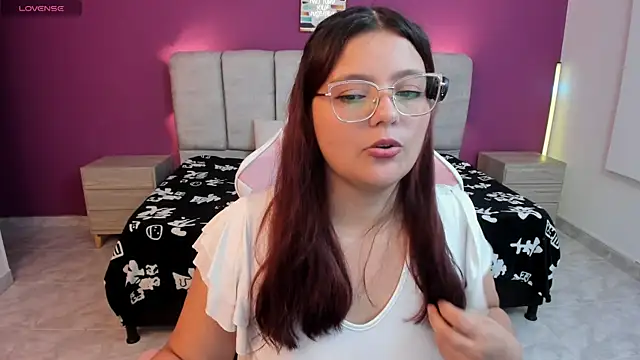 Miss_Kloee live cam on StripChat