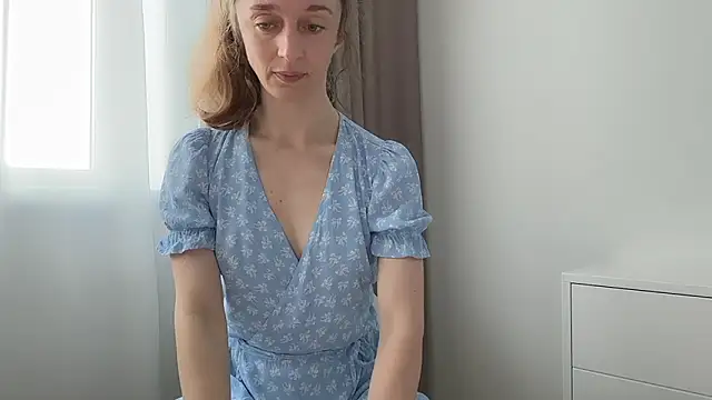 ShySchoolGirl webcam