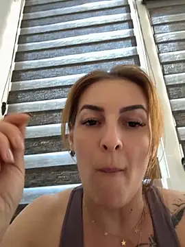 Hot-Milf4U live cam on StripChat