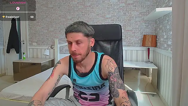 JonahShaw live sex cam