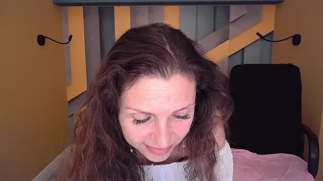 EllaLong webcam