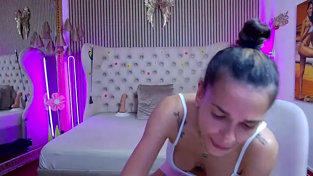 PlayfulShow webcam