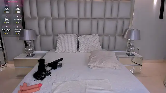 MeganScott live cam on StripChat