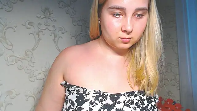 DolphinDreams live cam on StripChat