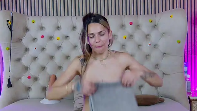 PlayfulShow webcam