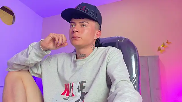 Nascary_Fox webcam