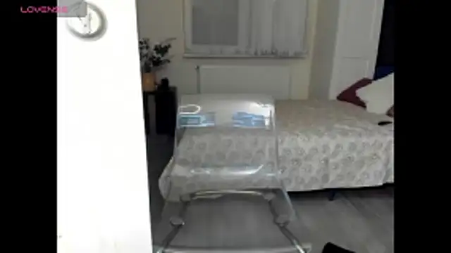 KimBeee webcam