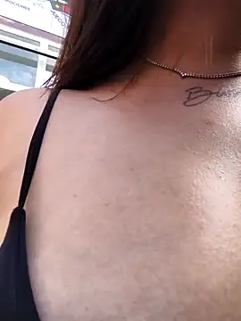 MissNyraSecret webcam