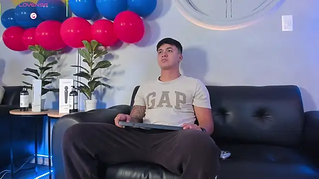 Cristopher_strong webcam