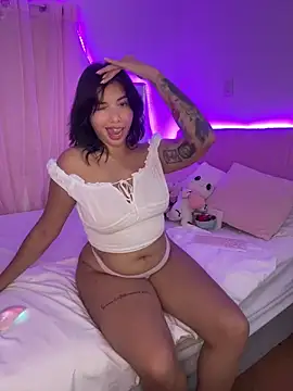 LucyMartelli webcam