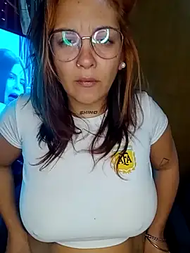 kuramaqueen webcam