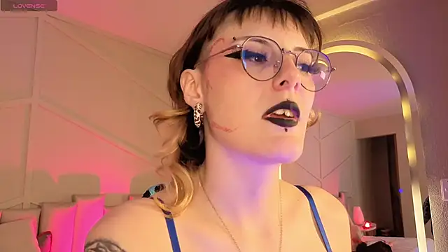 Rossiee_huntt webcam